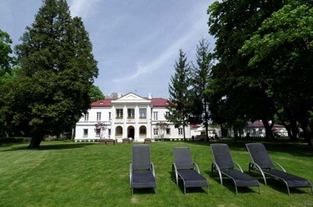 Palac Zegrzynski Zegrze Esterno foto